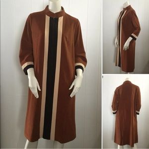 Vintage 70s 80s Velour Zip Front Robe Lounger